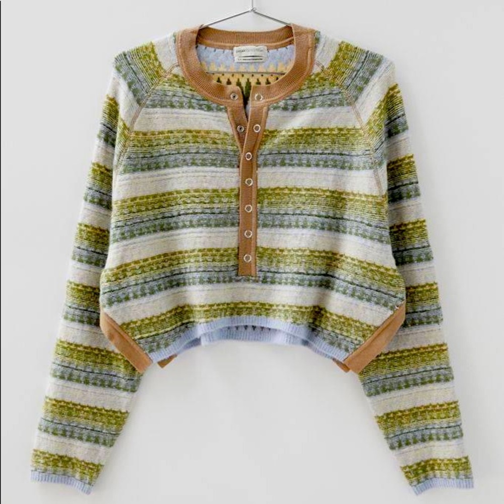 Looking for this sweater in a small!